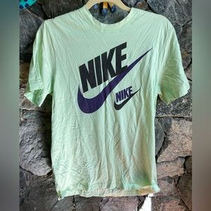 Nike Sportswear Men's/Women's Pastel Green Logo cotton T-Shirt  Size Medium